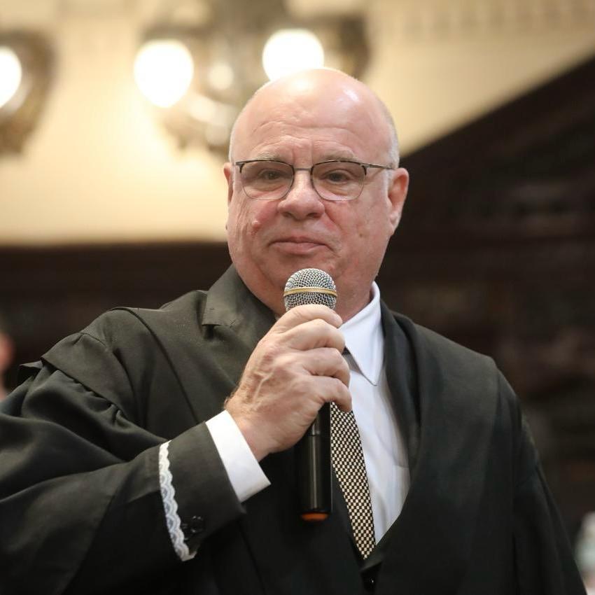 Foto profissional de Olympio Rennó, advogado em São Paulo